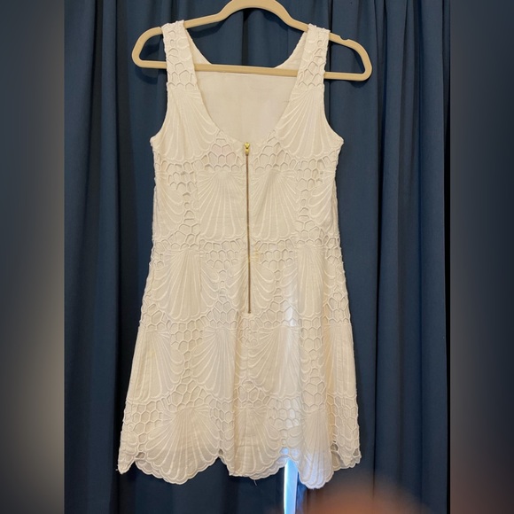 White Lilly Pulitzer scalloped hem dress - Picture 2 of 3